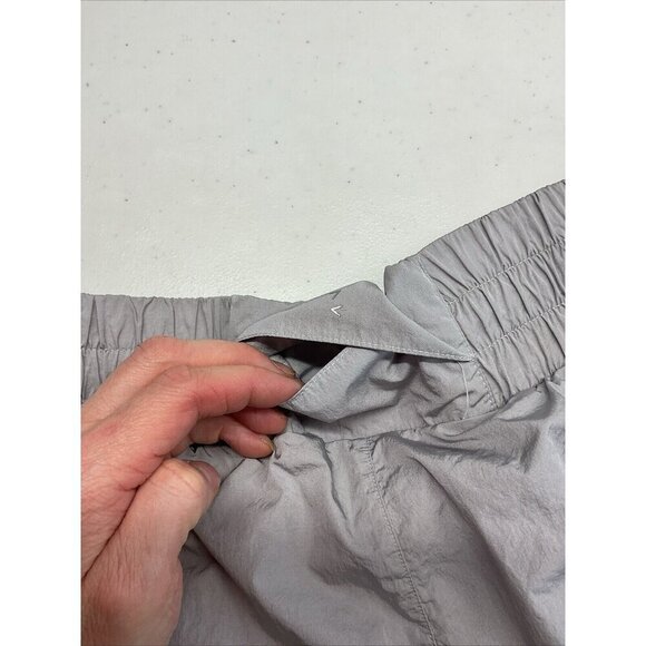 Varley Kallin‎ Running Shorts metallic lilac purple built in brief size XL - Picture 4 of 8